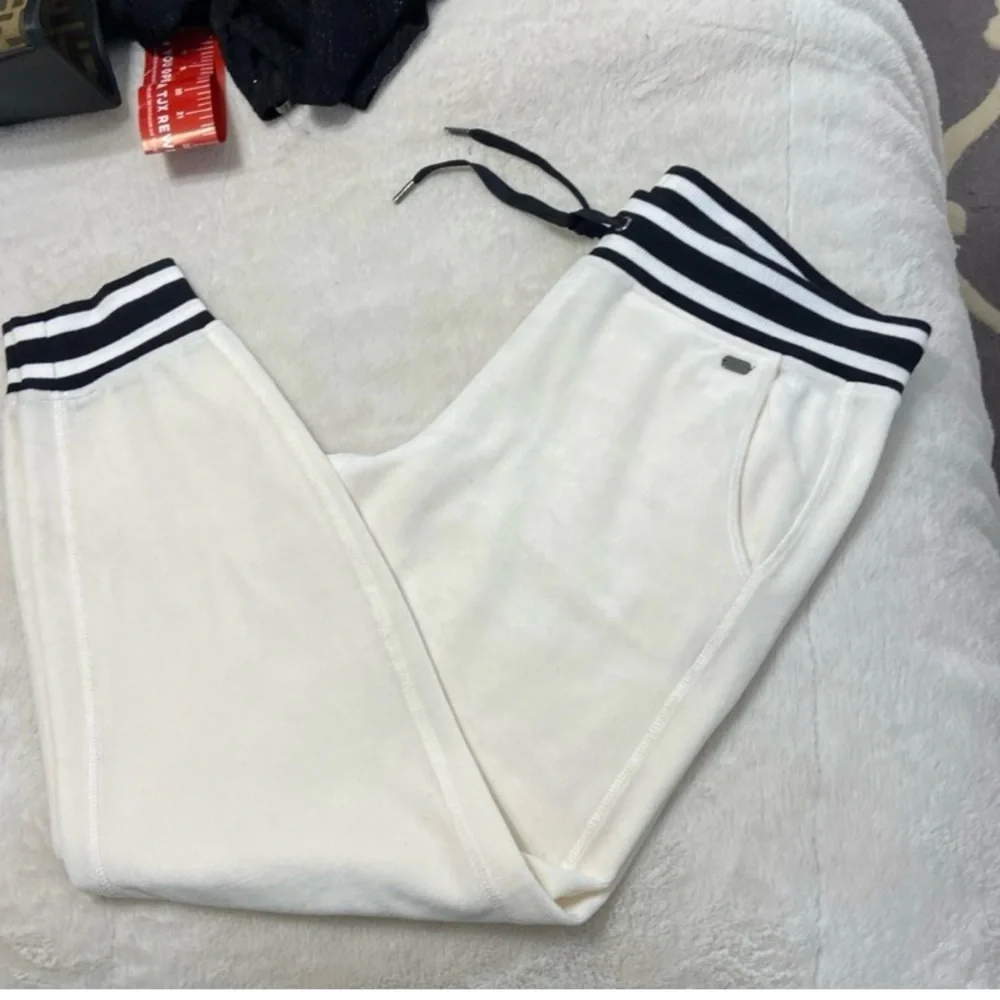DKNY WINTER WHITE JOGGERS - Picture 1 of 10